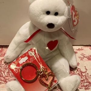 NWT VALENTINE’S DAY SET.